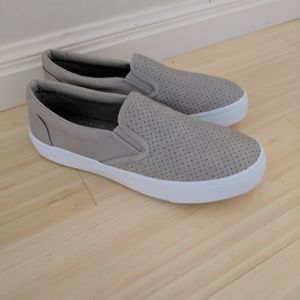 NIB Soda Gray Perforated Sneaker 8
